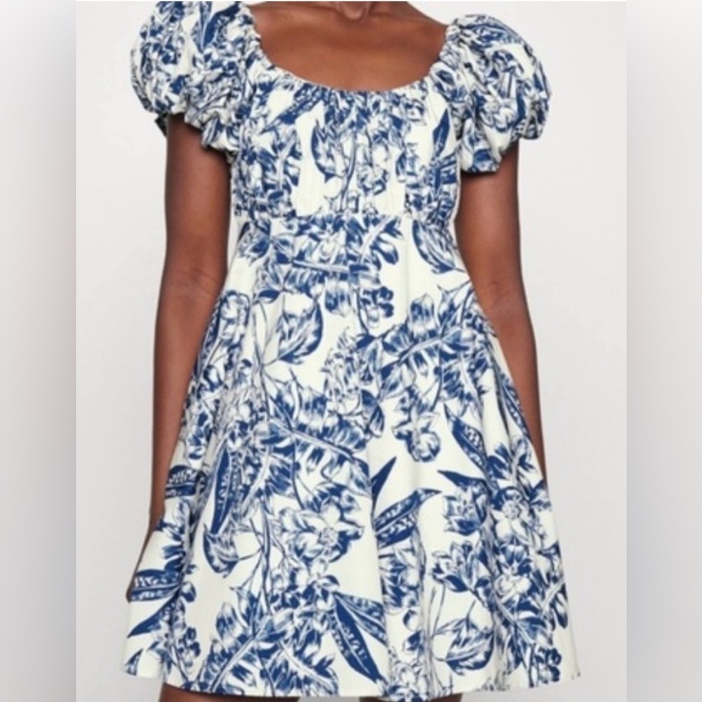 Abercrombie and Fitch Women’s Blue and White Dress Small
